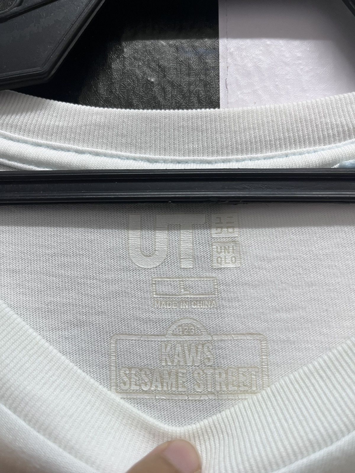 Japanese Brand × Kaws × Uniqlo Kaws t-shirt Uniqlo Japanese Size US L / EU 52-54 / 3 - 3 Thumbnail