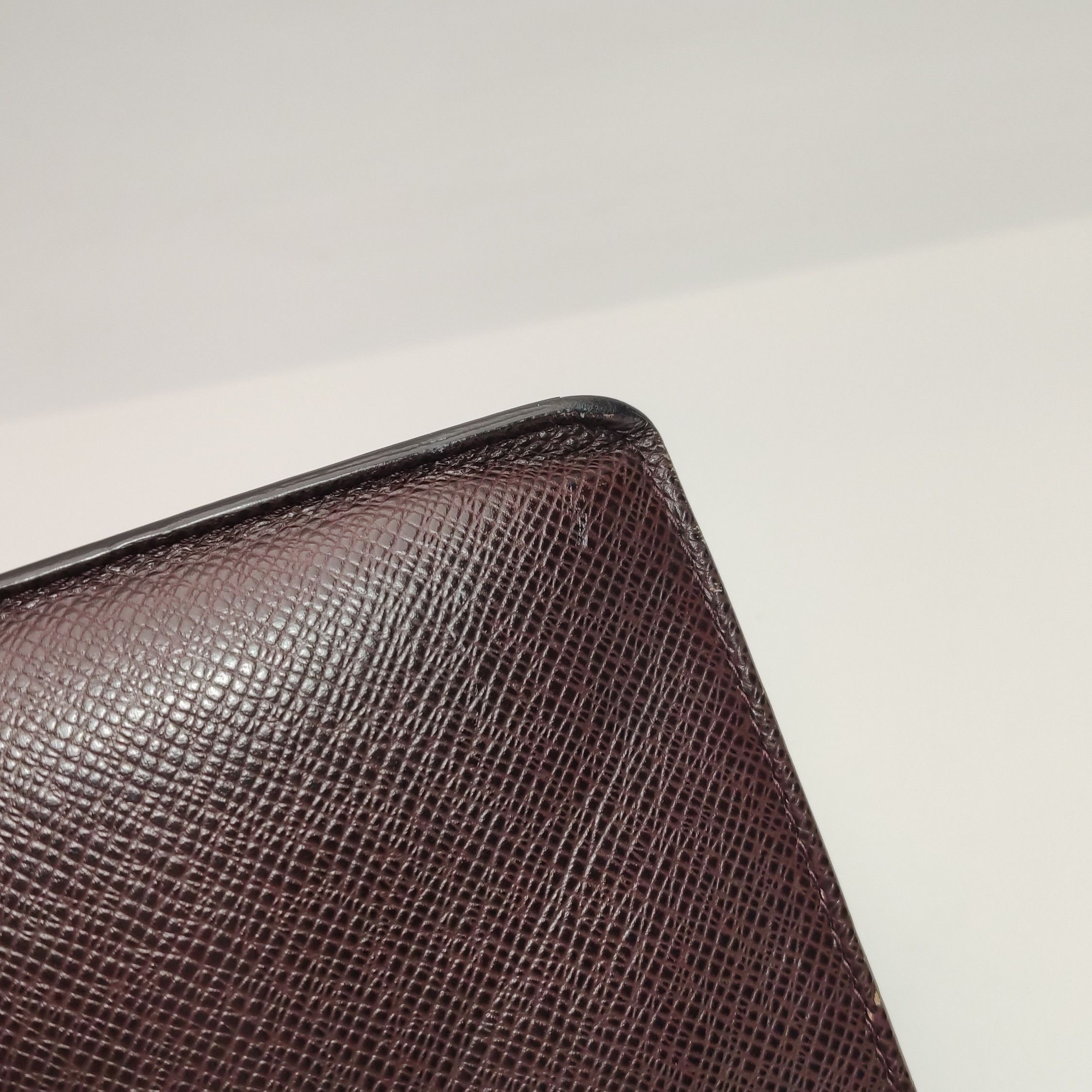 Louis Vuitton Louis Vuitton (LV) Cowhide Solid Metal Lock Flap Clutch -y2 Size ONE SIZE - 5 Thumbnail