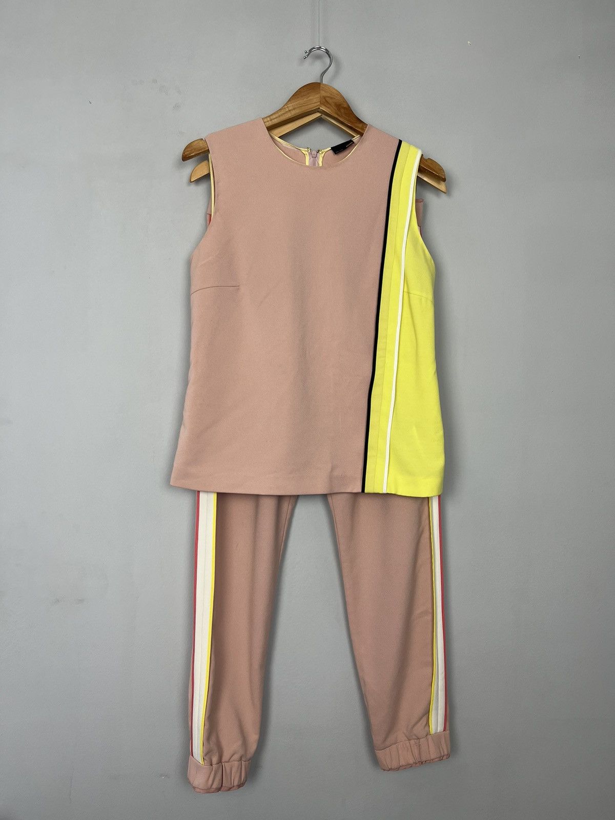 Fendi Fendi Luxury Acetate/Viscose Suit (Top + Pants) Madein Italy Size 27" / US 4 / IT 40 - 1 Thumbnail