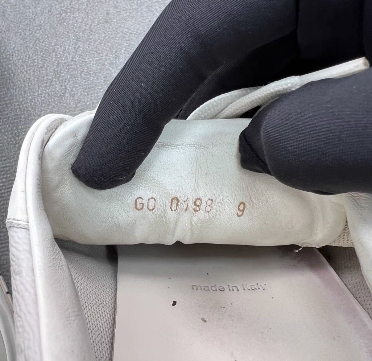 Louis Vuitton Louis Vuitton Run Away Monogram Leather Casual Sneakers Size US 9 / EU 42 - 9 Thumbnail