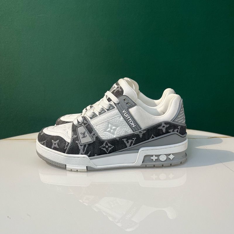 Louis Vuitton Louis Vuitton Low-Top Trainer in Gray and White 0079 Size US 6.5 / EU 39-40 - 1 Thumbnail