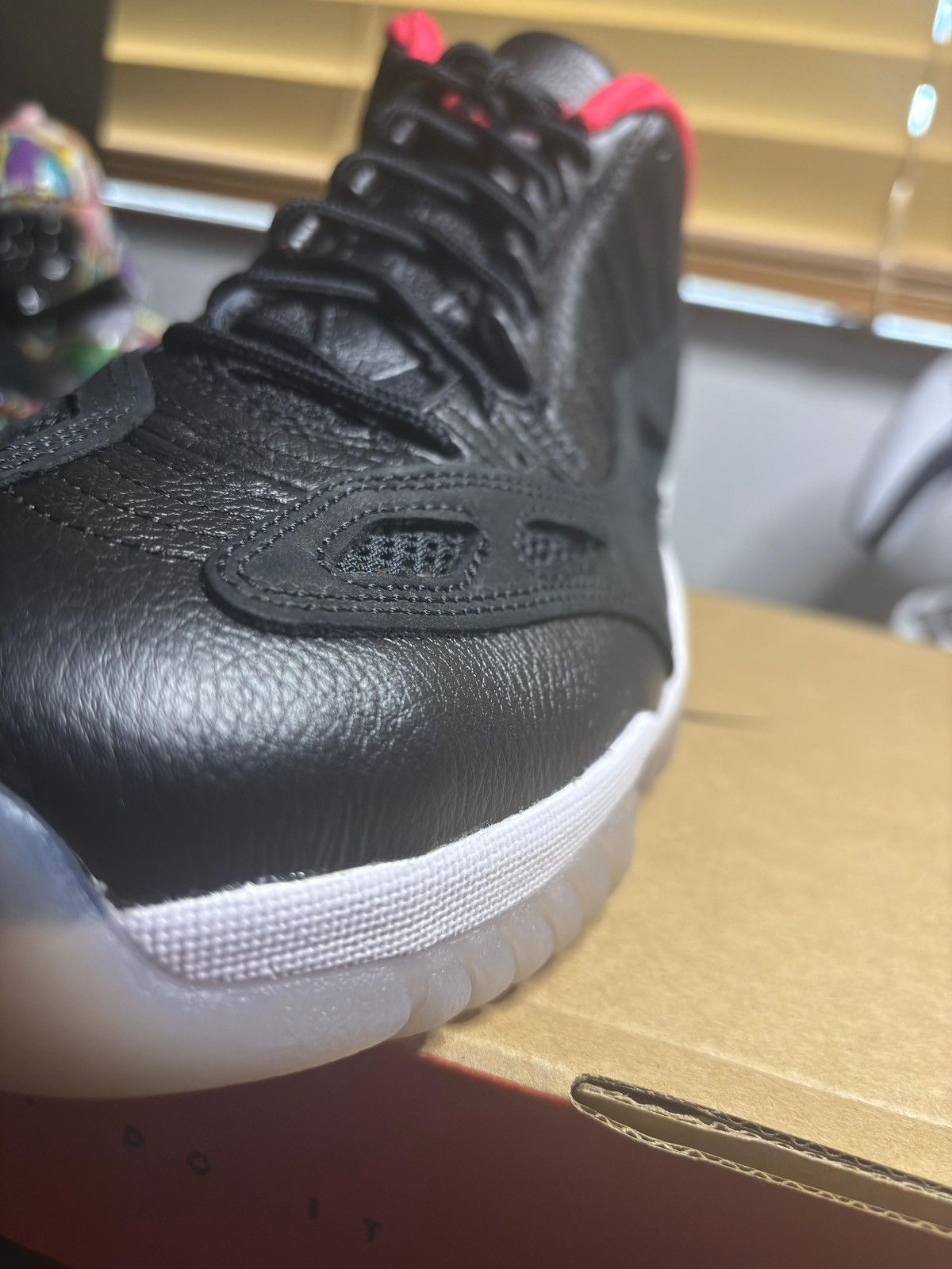 Jordan Brand Nike Air Jordan 11 Retro Size US 11 / EU 44 - 4 Thumbnail
