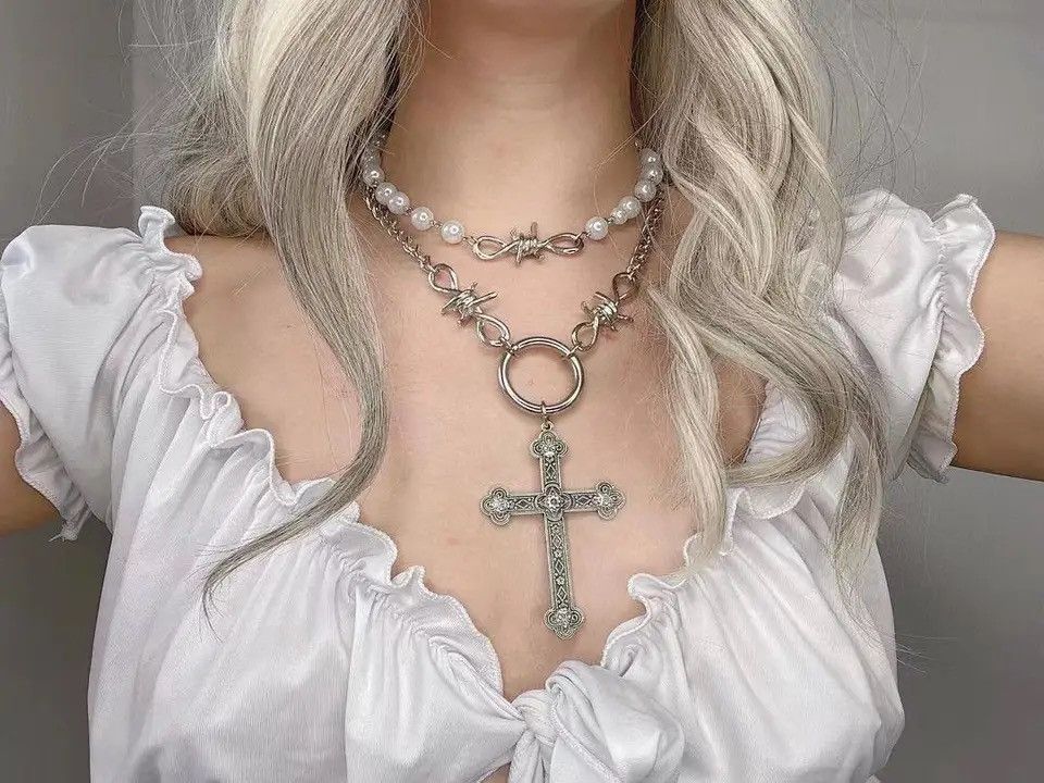 Other Vintage Cross Elegant Thorns Pearl Chains Choker Necklace Size ONE SIZE - 1 Thumbnail