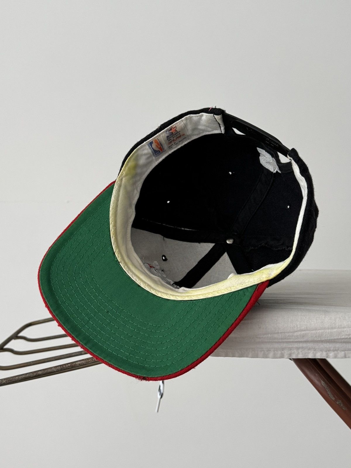 NBA × Vintage Vintage 90s NBA Chicago Bulls by Starter Wool Snapback Cap Size ONE SIZE - 4 Thumbnail