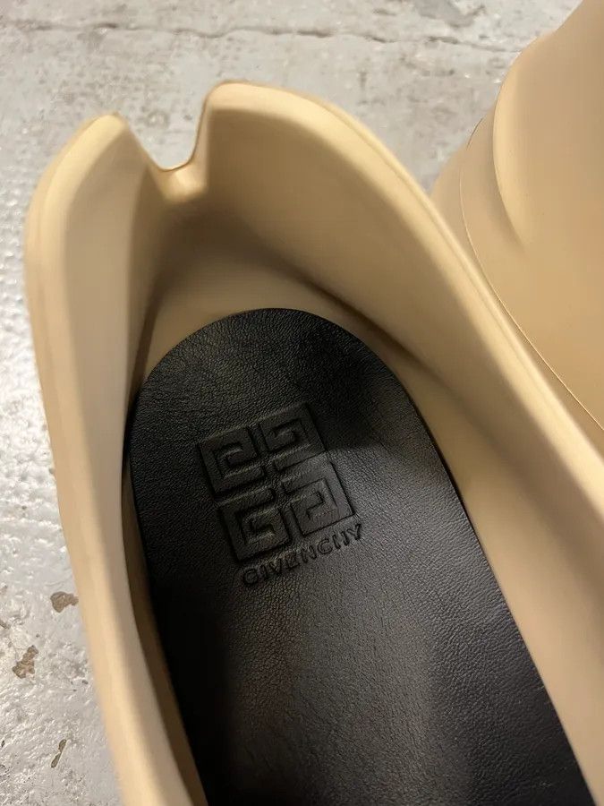Givenchy × Vintage Givenchy Mallow Beige Shoes Size US 13 / EU 46 - 9 Thumbnail