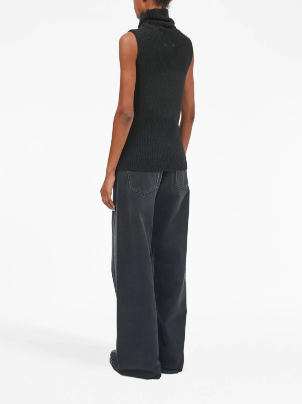 Maison Margiela BNWT AW23 MAISON MARGIELA MM6 DISTRESSED SWEATER XS Size XS / US 0-2 / IT 36-38 - 16 Thumbnail