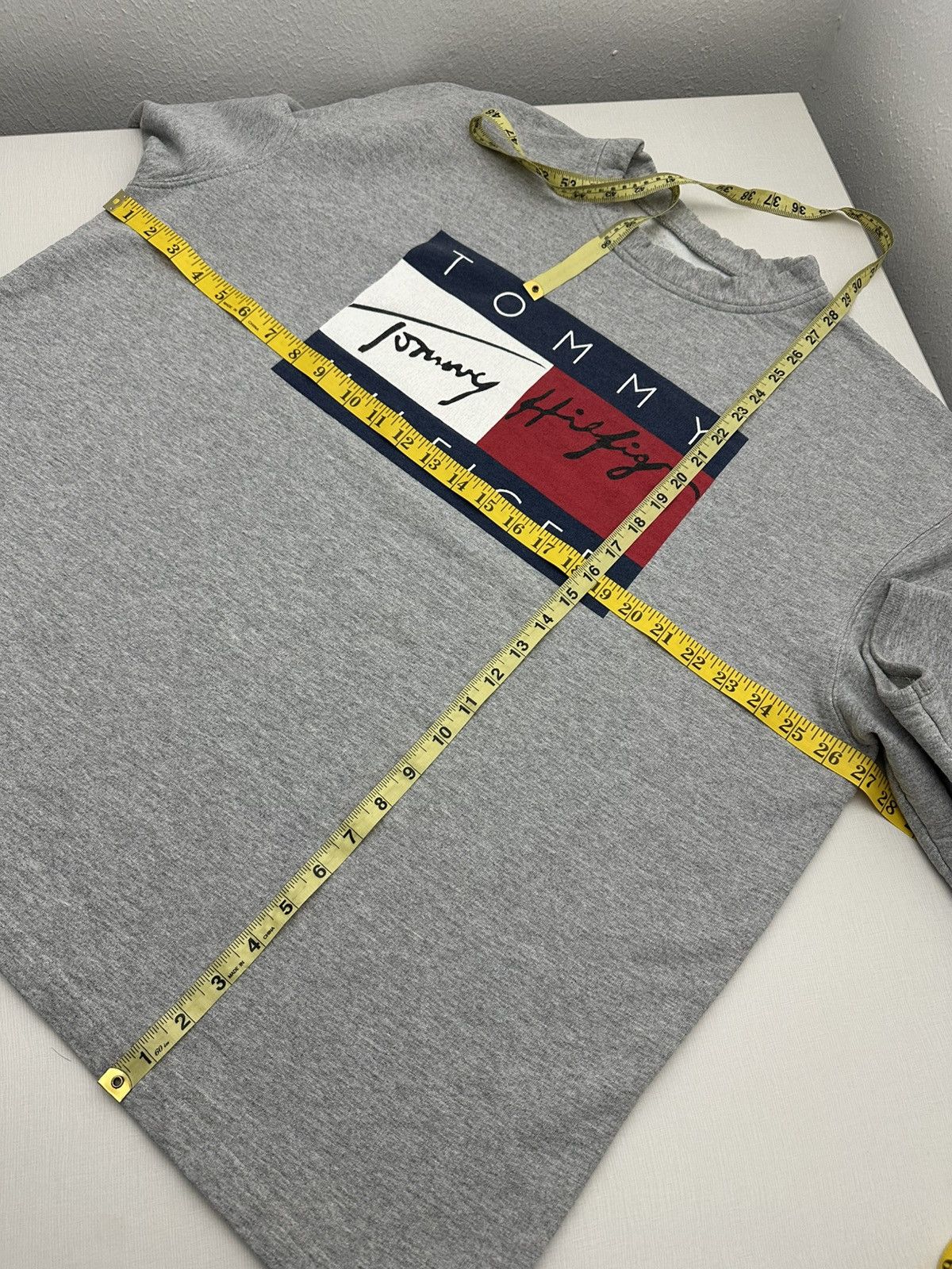 Tommy Hilfiger Vintage 90s Tommy Hilfiger Big Logo Crewneck Sweatshirt XL Size US XL / EU 56 / 4 - 5 Thumbnail