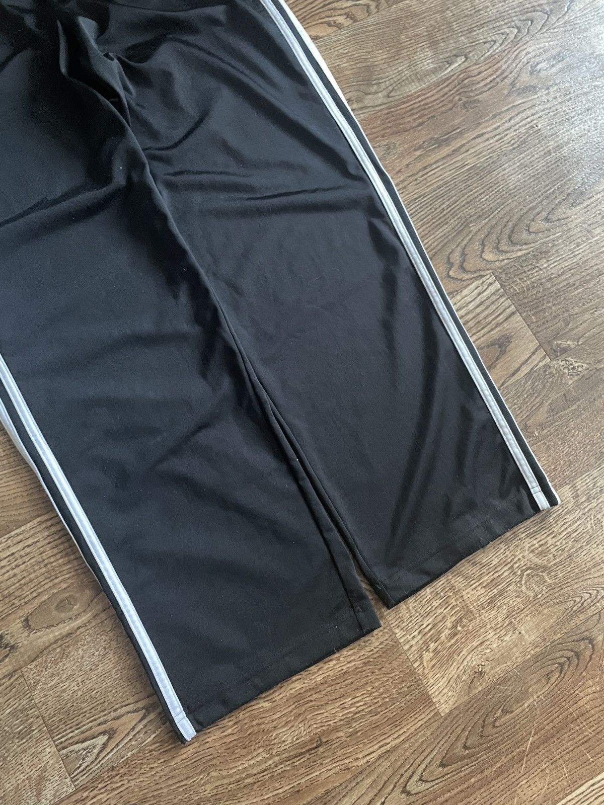 Adidas × Vintage Vintage Adidas Sweatpants Large Pleated Grey Tonal Stripes Size US 34 / EU 50 - 4 Thumbnail
