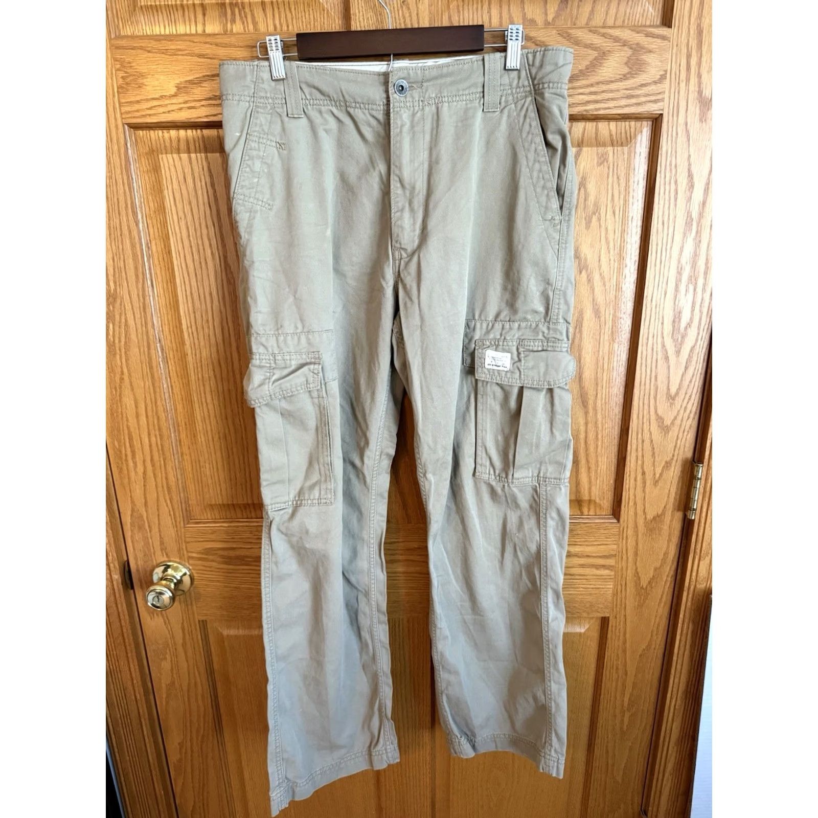 Levi's VTG Levi's Cargo Pants Mens 32x32 Tan Khaki Loose Straight Workwear Utility Pants Size US 32 / EU 48 - 2 Thumbnail