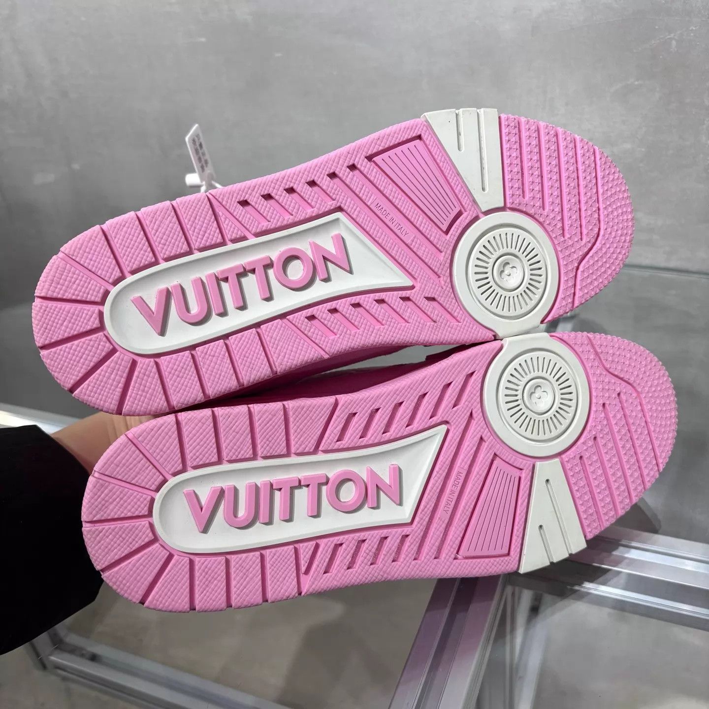 Louis Vuitton LV Trainer Pink Denim 40 New Size US 9.5 / IT 39.5 - 7 Thumbnail