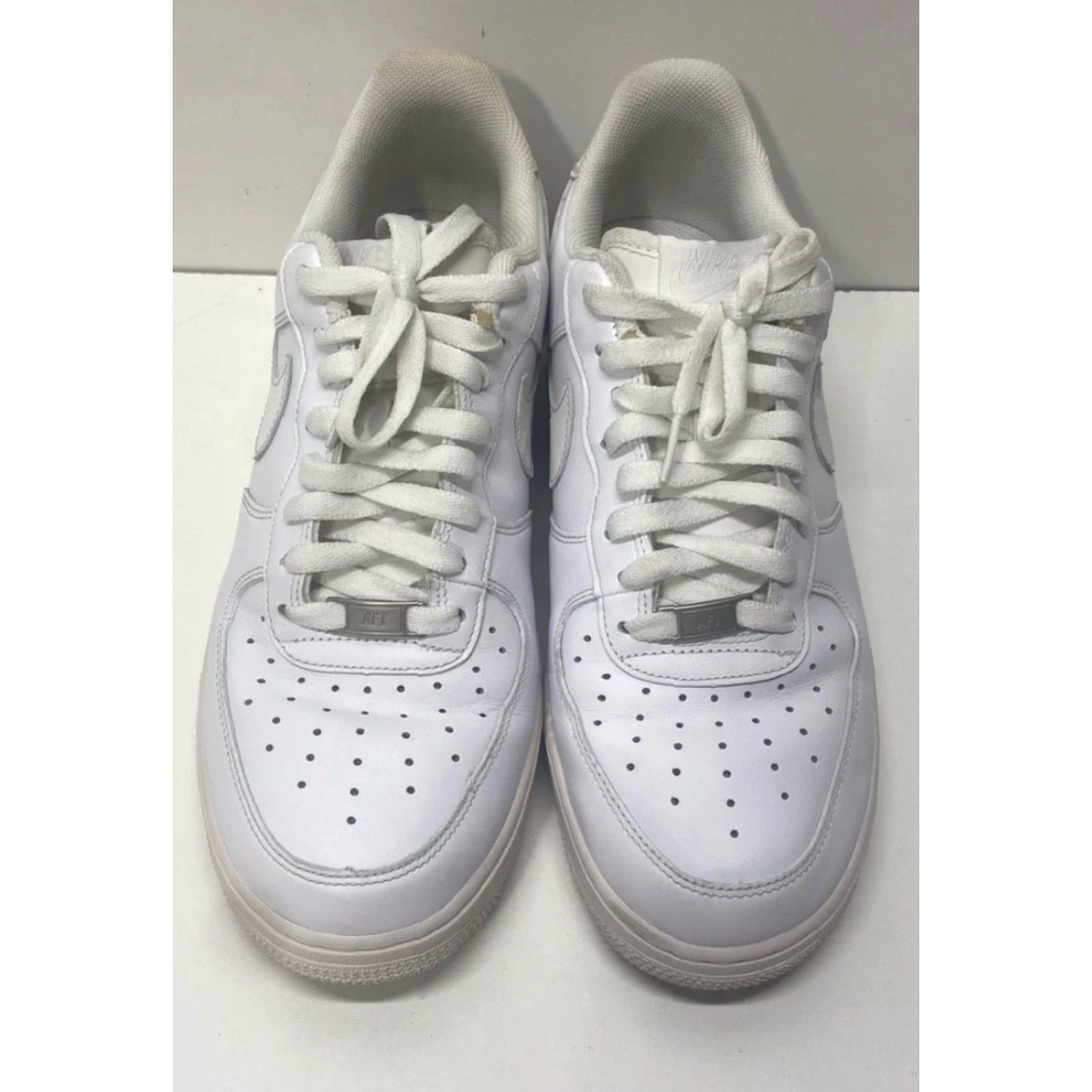 Nike **Nike Mens White Air Force 1 Classic Clean Sneakers 10** User: **White Nike Mens Air Force 1 Classic Clean Sneakers Size 10** Size US 10 / EU 43 - 2 Thumbnail