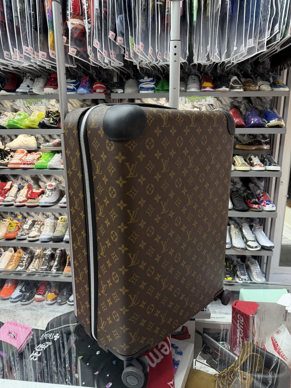 Louis Vuitton Louis Vuitton Horizon 55 Rolling Suit Case Size ONE SIZE - 1 Thumbnail