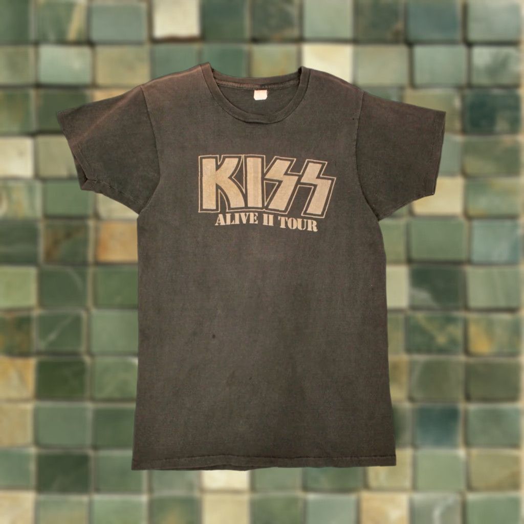 Vintage Men's VTG Kiss Alive II Tour TShirt 1970s Band T-shirt Grey Small 1970s Kiss Band T-Shirt Mens Vintage Graphic Tee Size US S / EU 44-46 / 1 - 1 Thumbnail