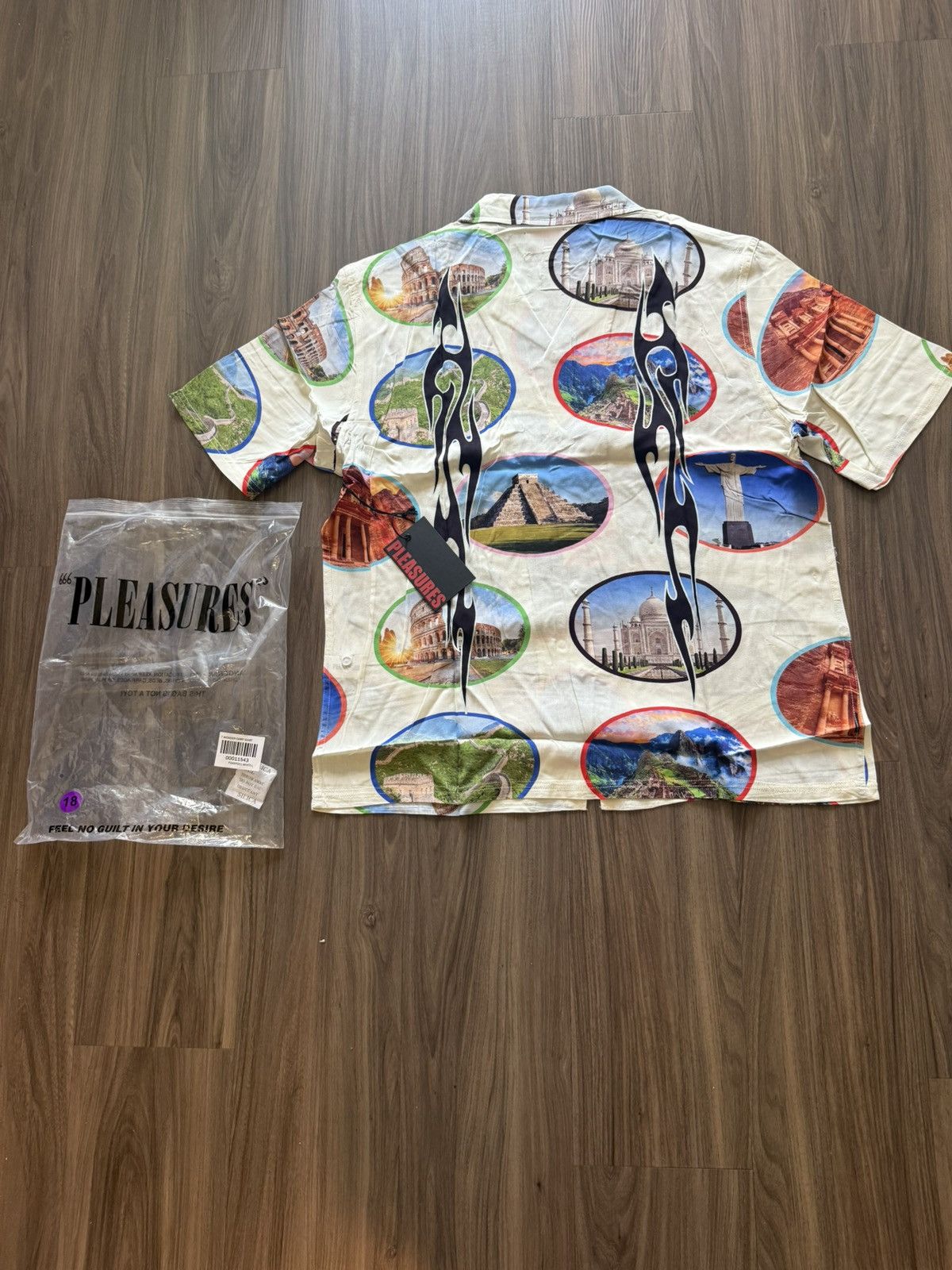 Pleasures Pleasures Landmark Print Button Up Shirt Size Large Cream Size US L / EU 52-54 / 3 - 4 Thumbnail