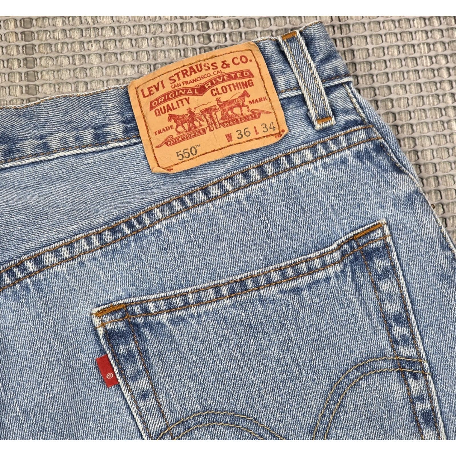 Levi's VINTAGE Levi's Jeans Mens 36x34 Denim Blue 550 Relaxed Tapered Distressed Fade Jeans Size US 36 / EU 52 - 7 Thumbnail
