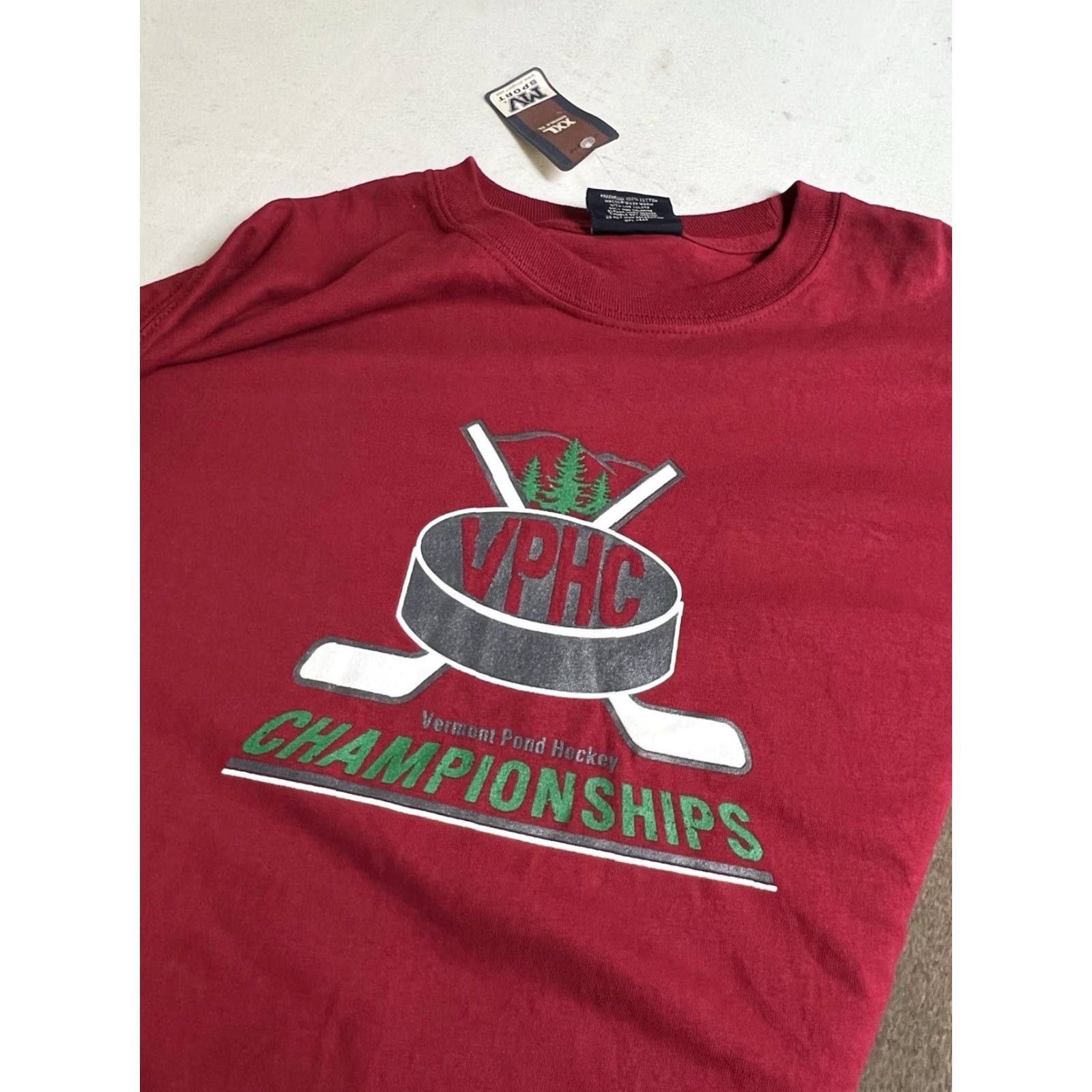 Vintage New 2XL Vermont Pond Hockey Championships Red Long T-shirt MV Sport Crew Neck Men Classic Cotton Sleeve Graphic Print VT Hockey Sports Mens 2XL Size US XXL / EU 58 / 5 - 3 Thumbnail