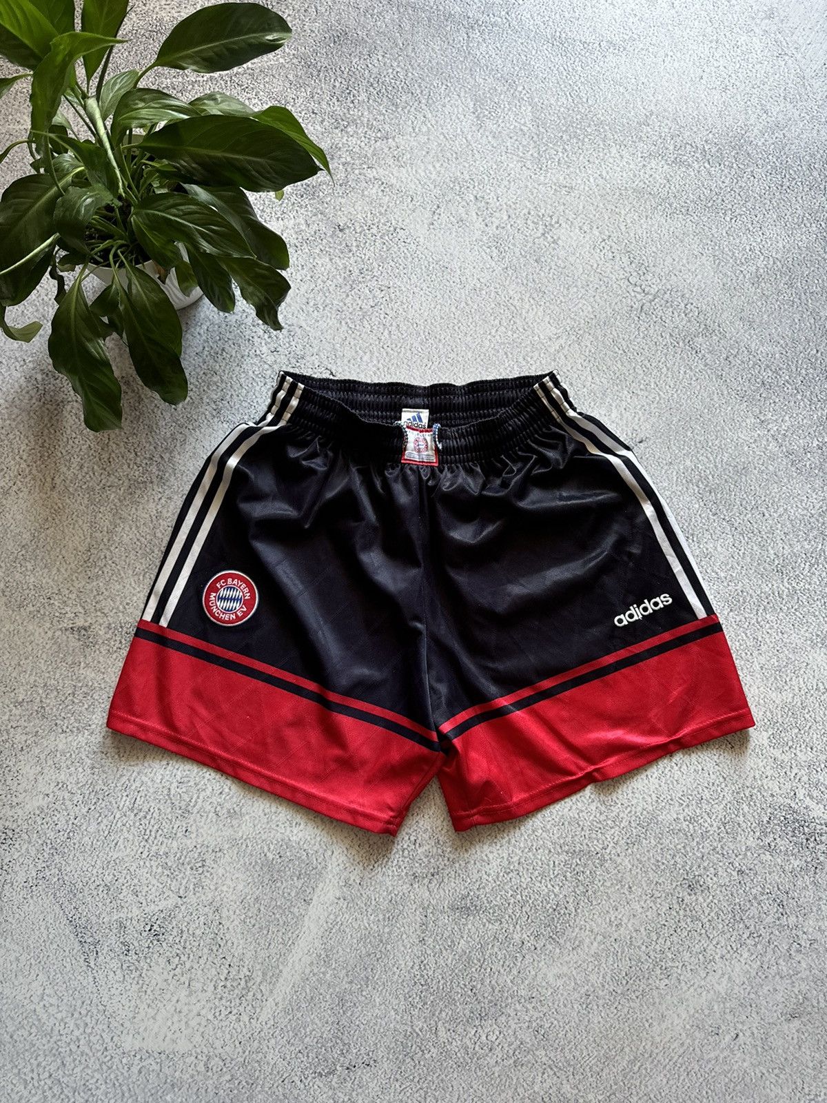 Vintage FC Bayern Munchen soccer shorts 90s vintage men’s M jersey Size US 32 / EU 48 - 1 Thumbnail