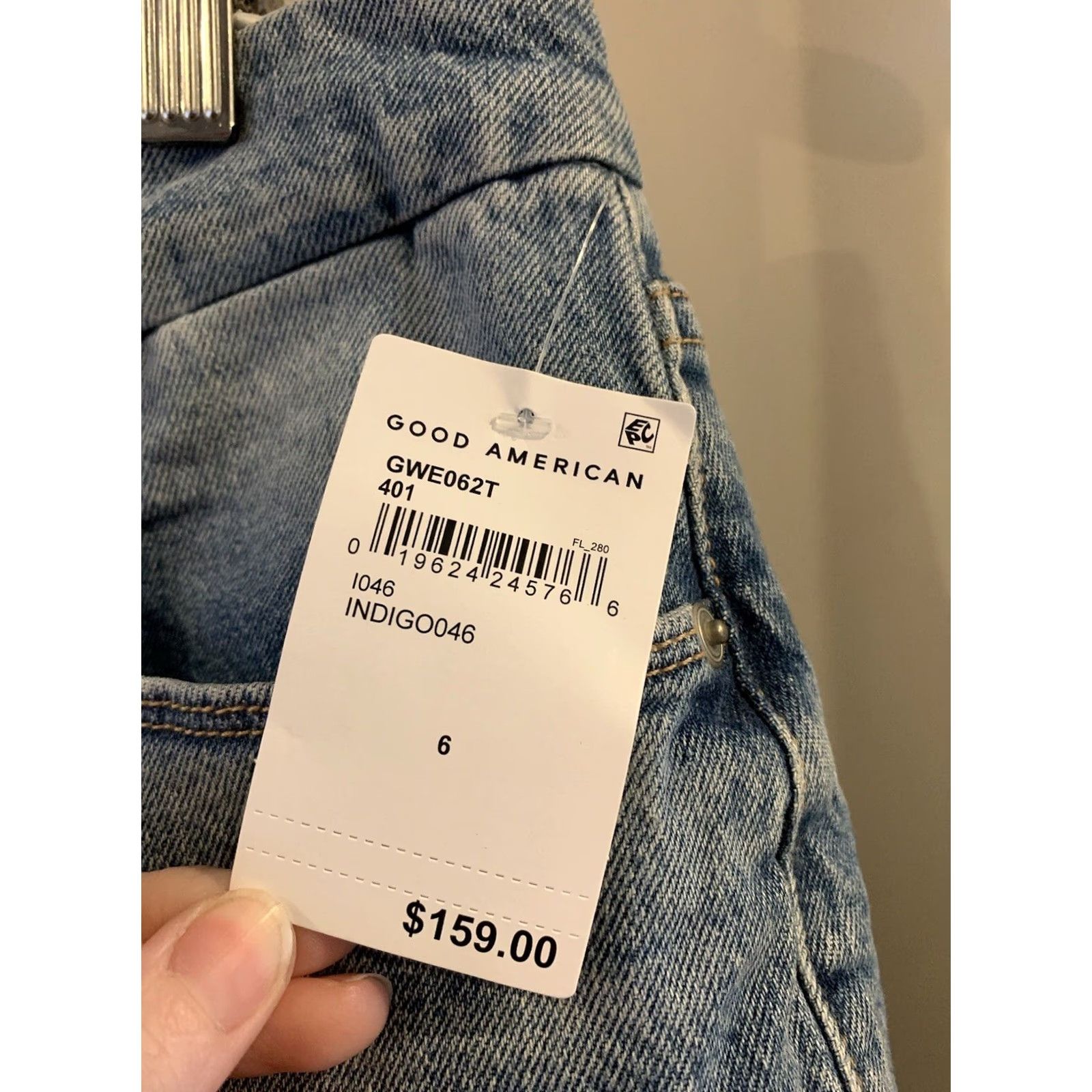 Good American Good American Good Classic Weekender Cropped Jeans 6/28 Blue High Rise 30" Waist 28" Inseam Distressed Stretch 5-Pocket Womens Size ONE SIZE - 3 Thumbnail