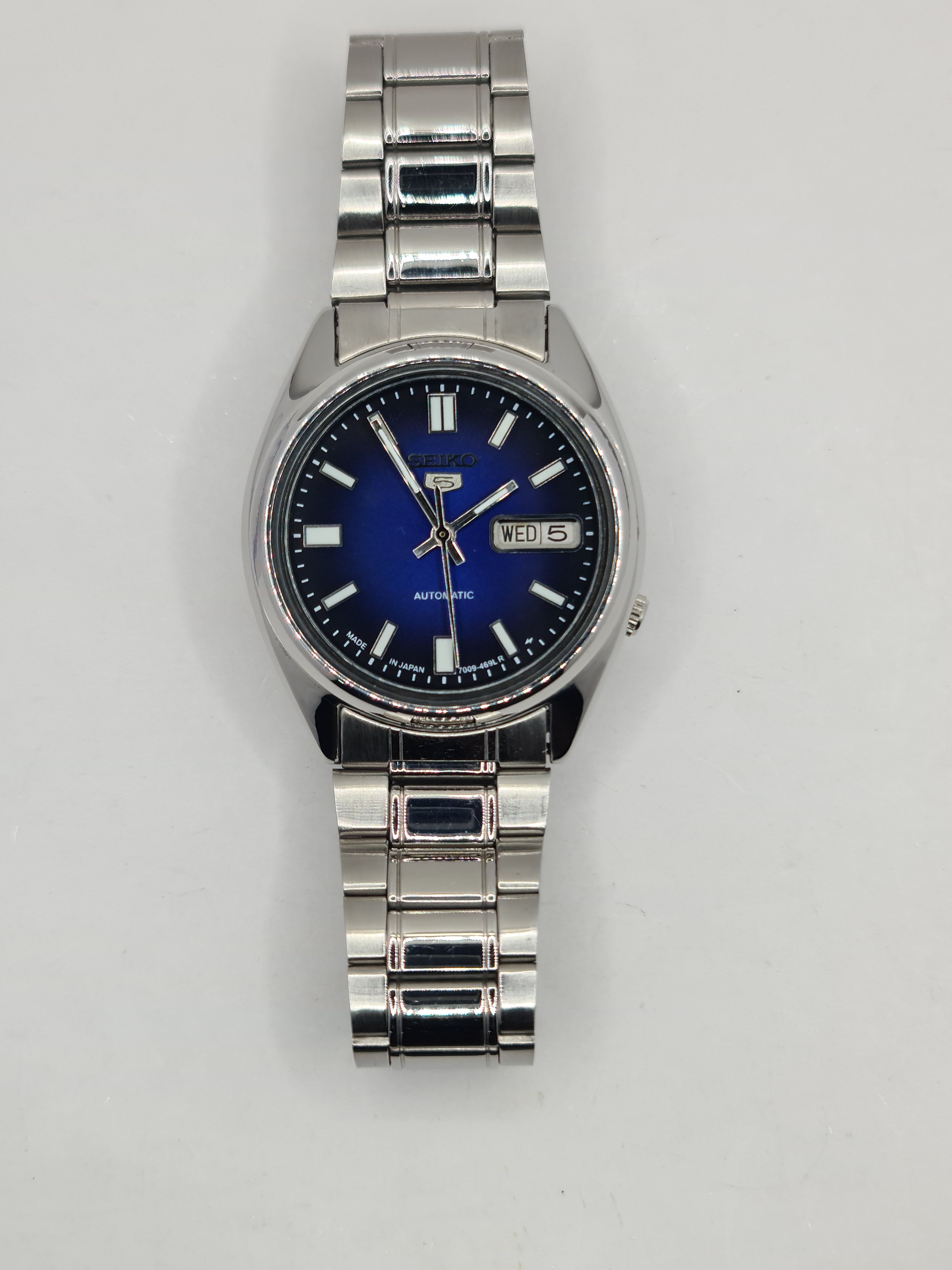 Seiko Seiko 5 Automatic Wrist Watch 17 Jewels Day/Date Japan Size 36 - 2 Thumbnail