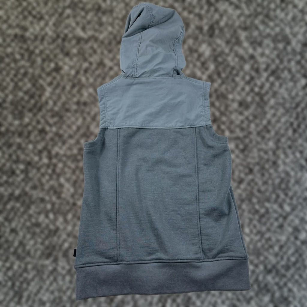 Burton Burton DRYRIDE Vest Sleeveless Hoodie Fleece Snow Layer Womens Medium Gray Size M / US 6-8 / IT 42-44 - 1 Thumbnail