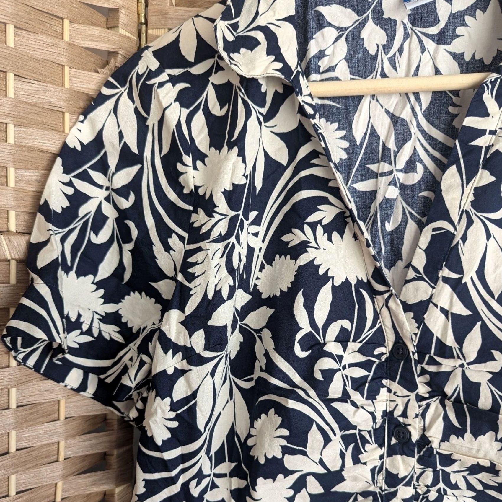 Old Navy Old Navy Shirt Dress Nautical Floral Midi Navy White Short Sleeve Cut Out Button Front, Blue, L Womens Size L / US 10 / IT 46 - 4 Thumbnail