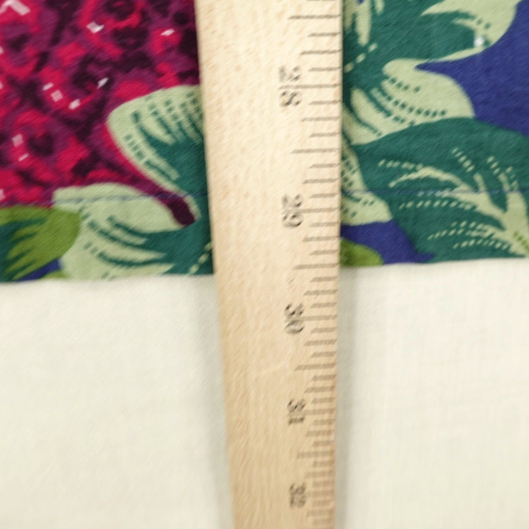 Hilo Hattie VINTAGE HILO HATTIE Shirt Men Large Floral Hawaiian Aloha Button-Up Short Sleeve Purple Cotton 80s/90s Beachwear Mens Size US L / EU 52-54 / 3 - 7 Thumbnail