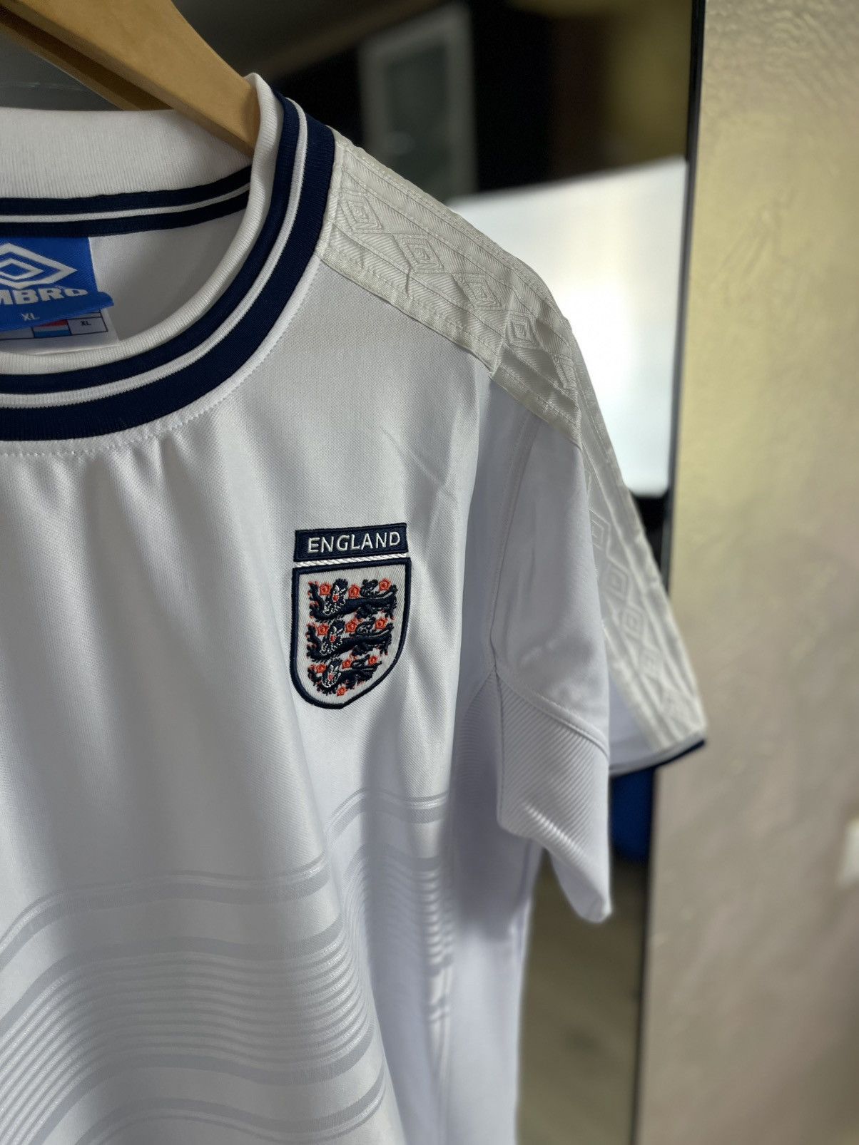Umbro Umbro England 1999-2001 Home Jersey Vapa Tech Techwear Size US XL / EU 56 / 4 - 4 Thumbnail