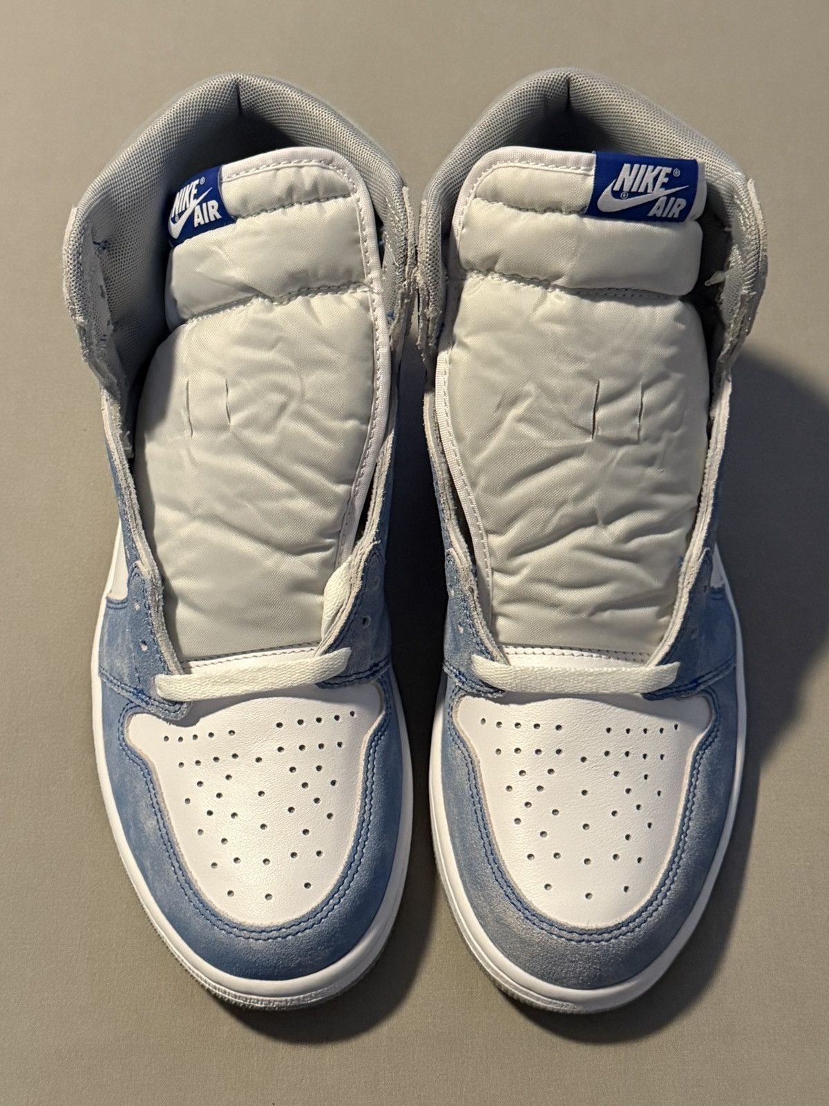 Jordan Brand Nike Air Jordan 1 Retro High OG Hyper Royal Smoke 2021 DS Size US 11 / EU 44 - 3 Thumbnail