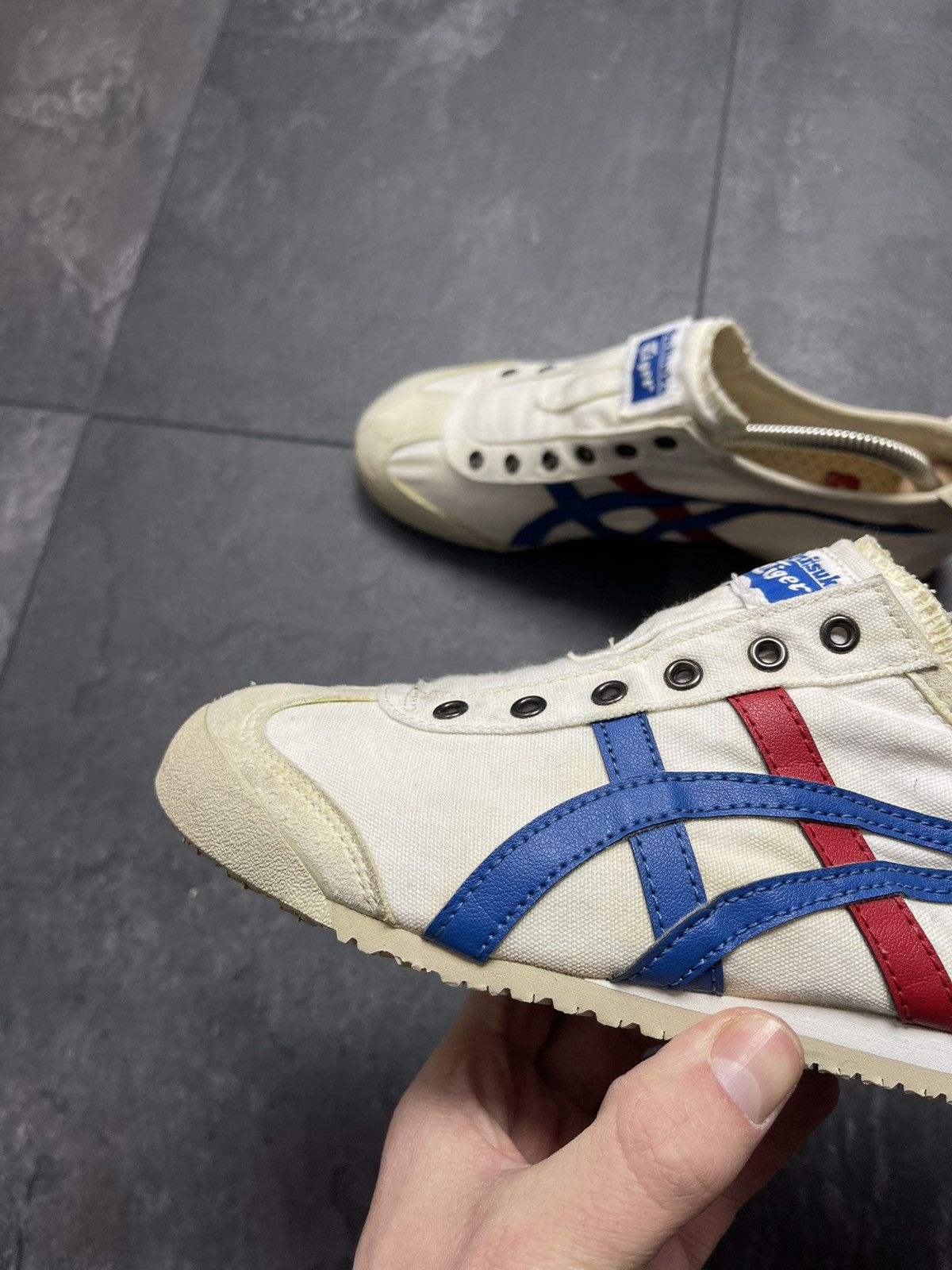 Asics × Japanese Brand × Vintage Vintage ASICS Tiger Onitsuka White Sneakers Size US 5.5 / EU 38 - 7 Thumbnail