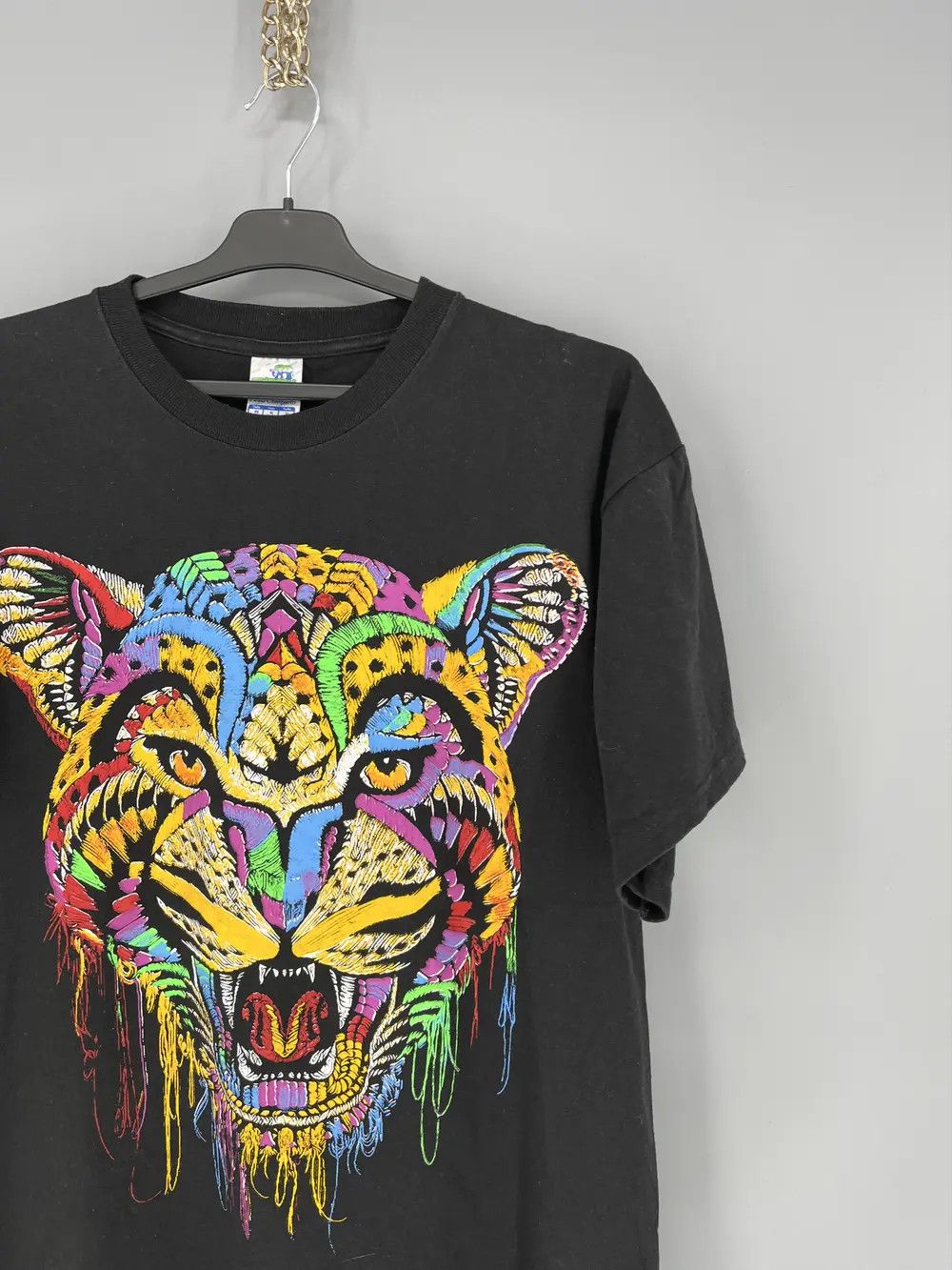 Vintage Vintage Y2K 90s Painted Tiger Face Graphic T-shirt Size US XL / EU 56 / 4 - 5 Thumbnail