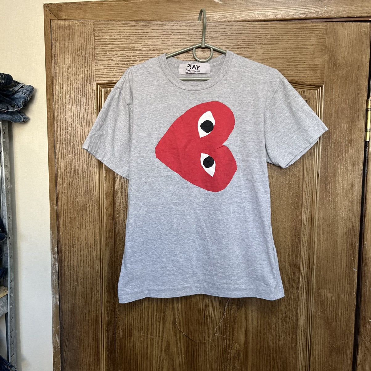 Comme des Garcons Comme Des Garcons Play CDG Big Logo T-Shirt Tee Size US M / EU 48-50 / 2 - 1 Thumbnail