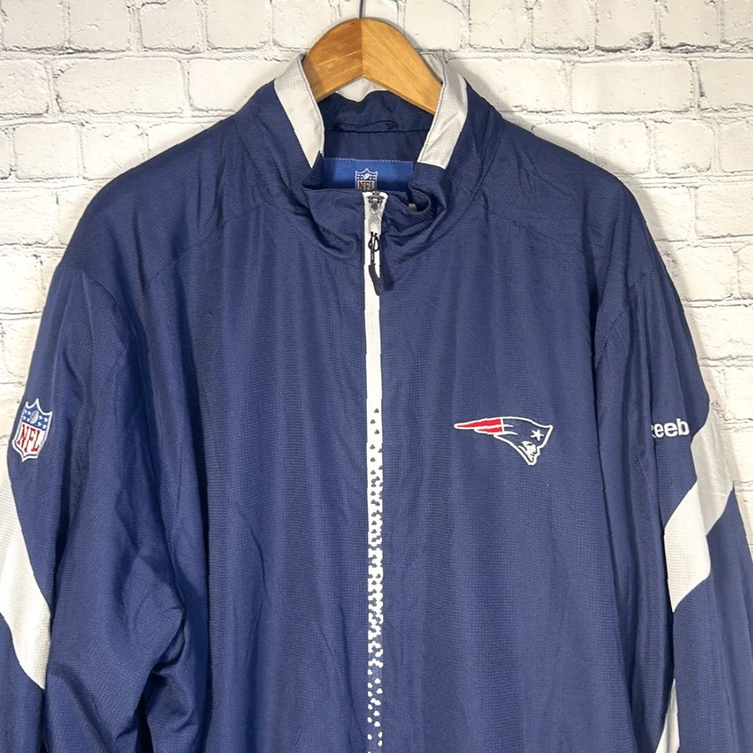 Reebok New England Patriots Reebok NFL On Field Jacket Blue Zip Up Multicolor Puffer XL Men’s Size US XL / EU 56 / 4 - 6 Thumbnail