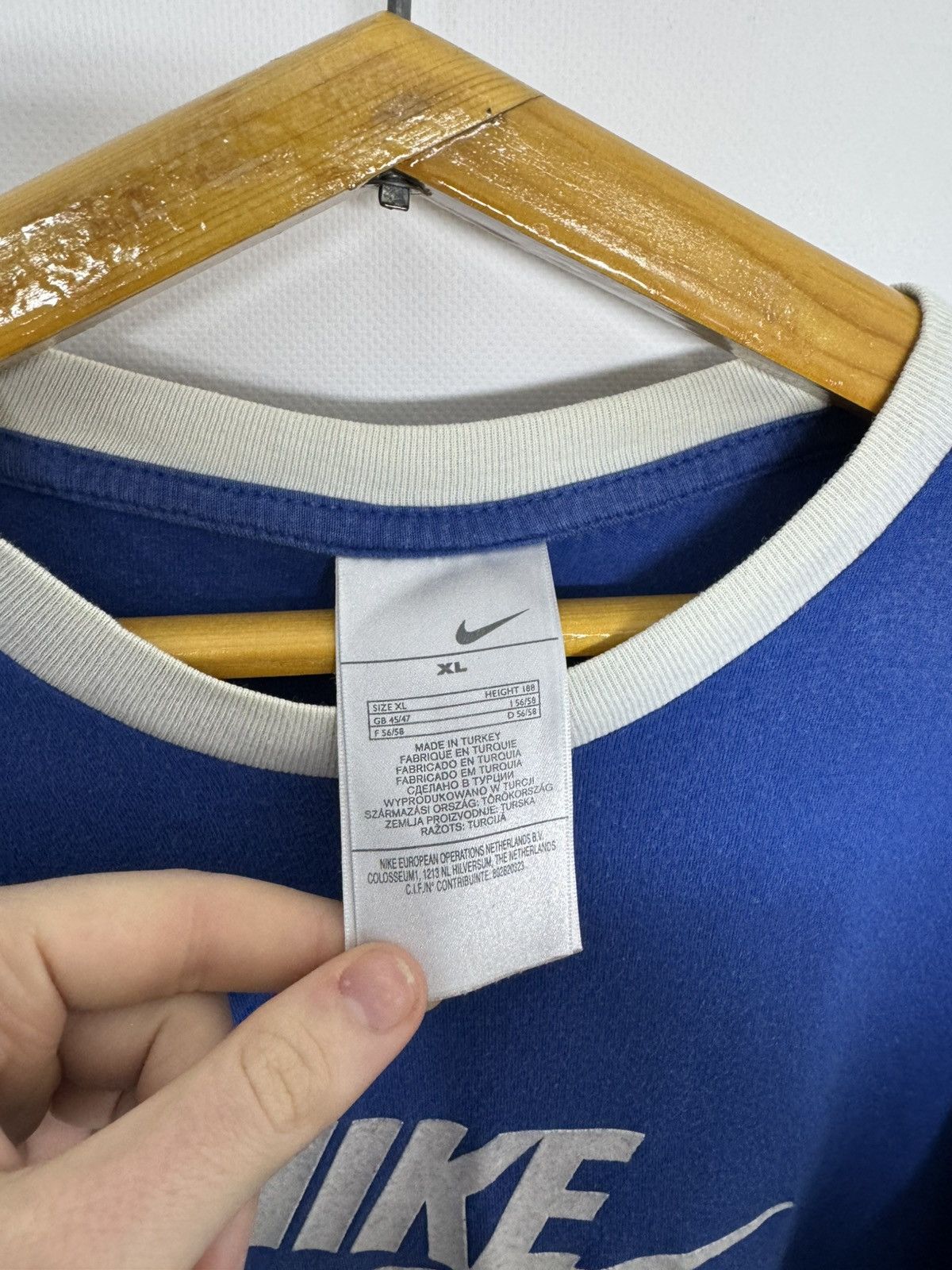 Nike Vintage Y2k Nike Air Big Logo Swoosh T-Shirt Size US XL / EU 56 / 4 - 6 Thumbnail