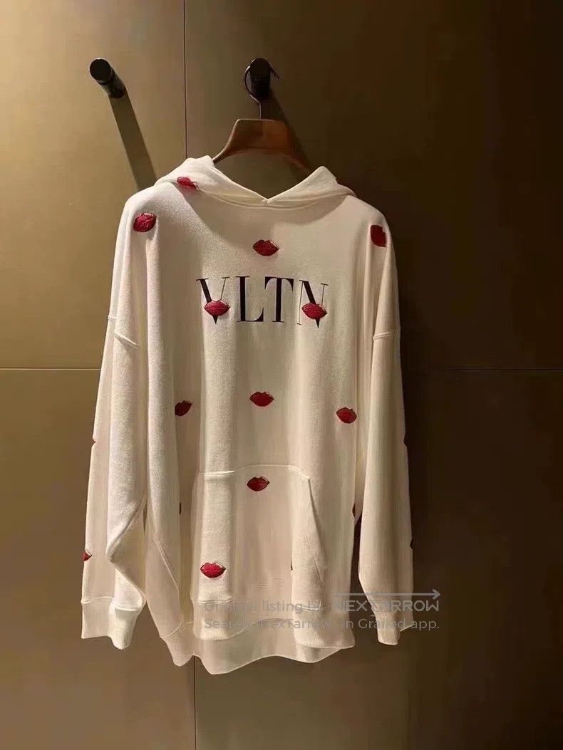 Valentino Valentino Lipstick sweatshirt Size M / US 6-8 / IT 42-44 - 1 Thumbnail