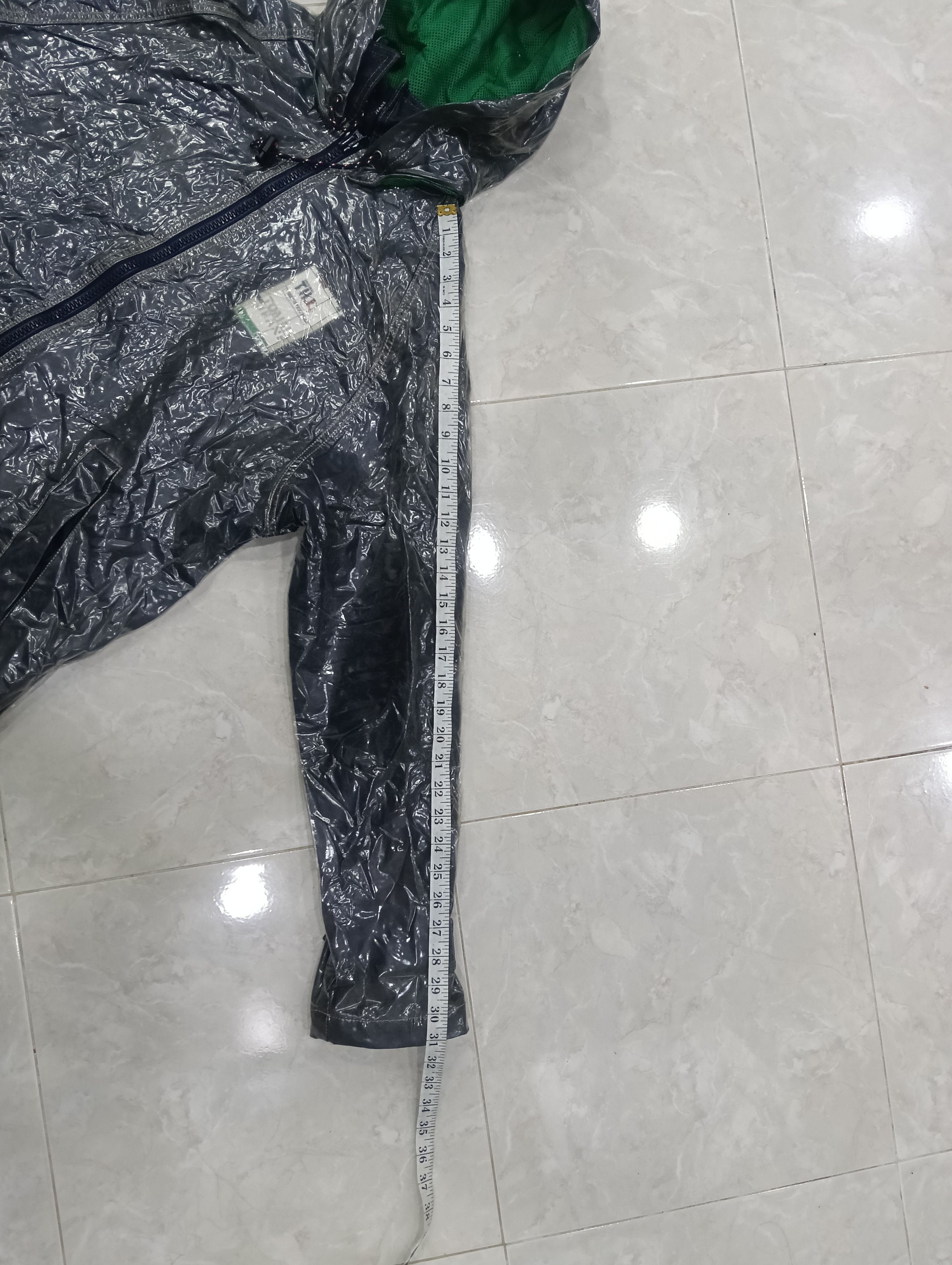 Tommy Hilfiger Vintage Tommy Hilfiger Denim In Plastic Size US L / EU 52-54 / 3 - 18 Thumbnail
