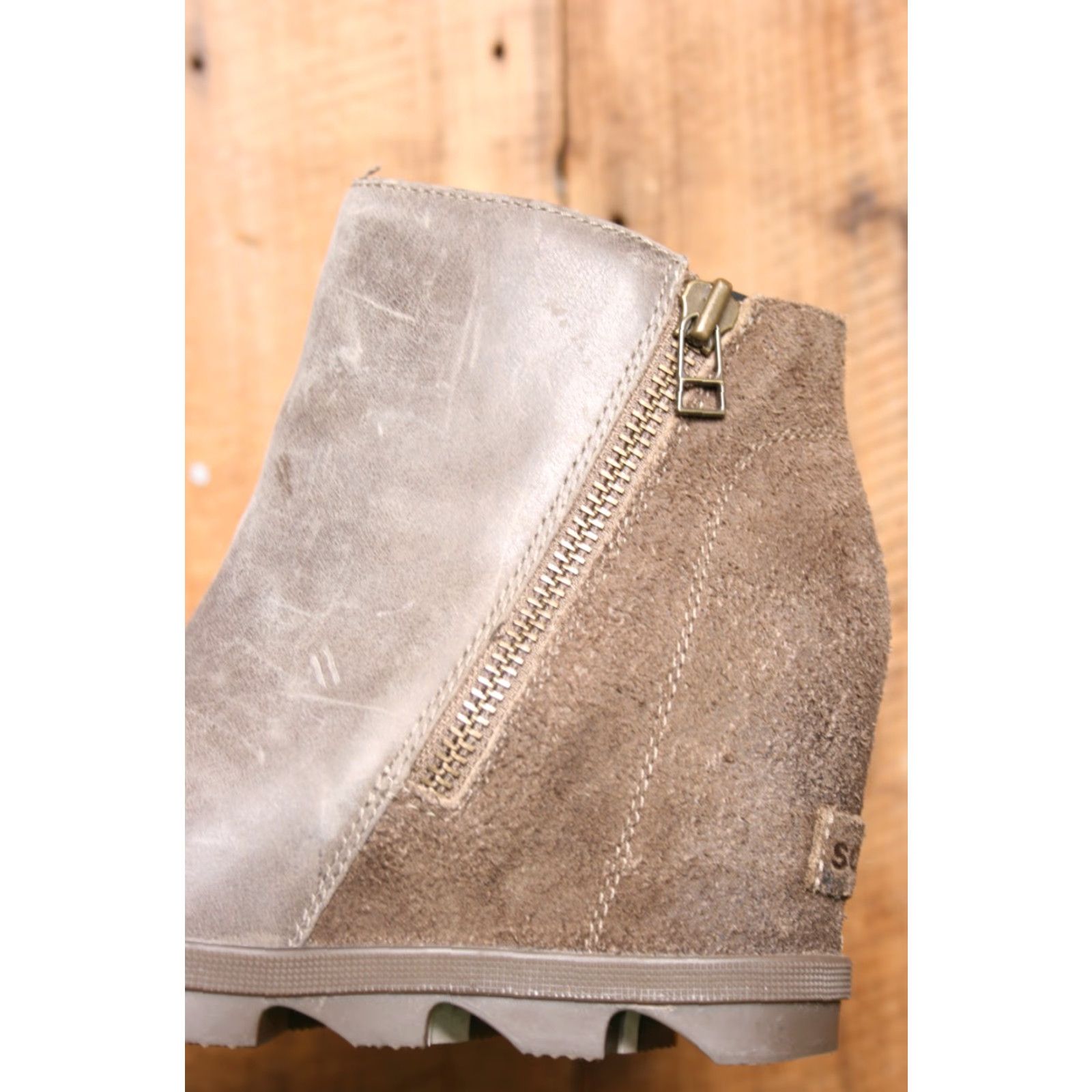 SOREL SOREL Joan Of Arctic Wedge Zip Distressed Brown Leather & Suede Booties Sz. 6.5 Womens Boots Size US 7 / IT 37 - 6 Thumbnail