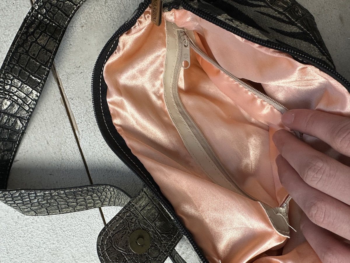 Japanese Brand 🚨Y2K AVANT-GARDE 🚨mesh silver Japan style hand bag Y2K 90s Size ONE SIZE - 11 Thumbnail