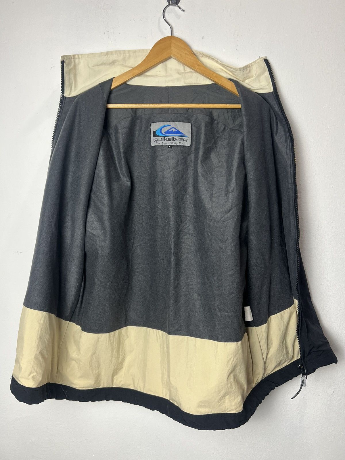 Quiksilver Vintage Quiksilver Chest Stripes Windbreaker Size US L / EU 52-54 / 3 - 10 Thumbnail