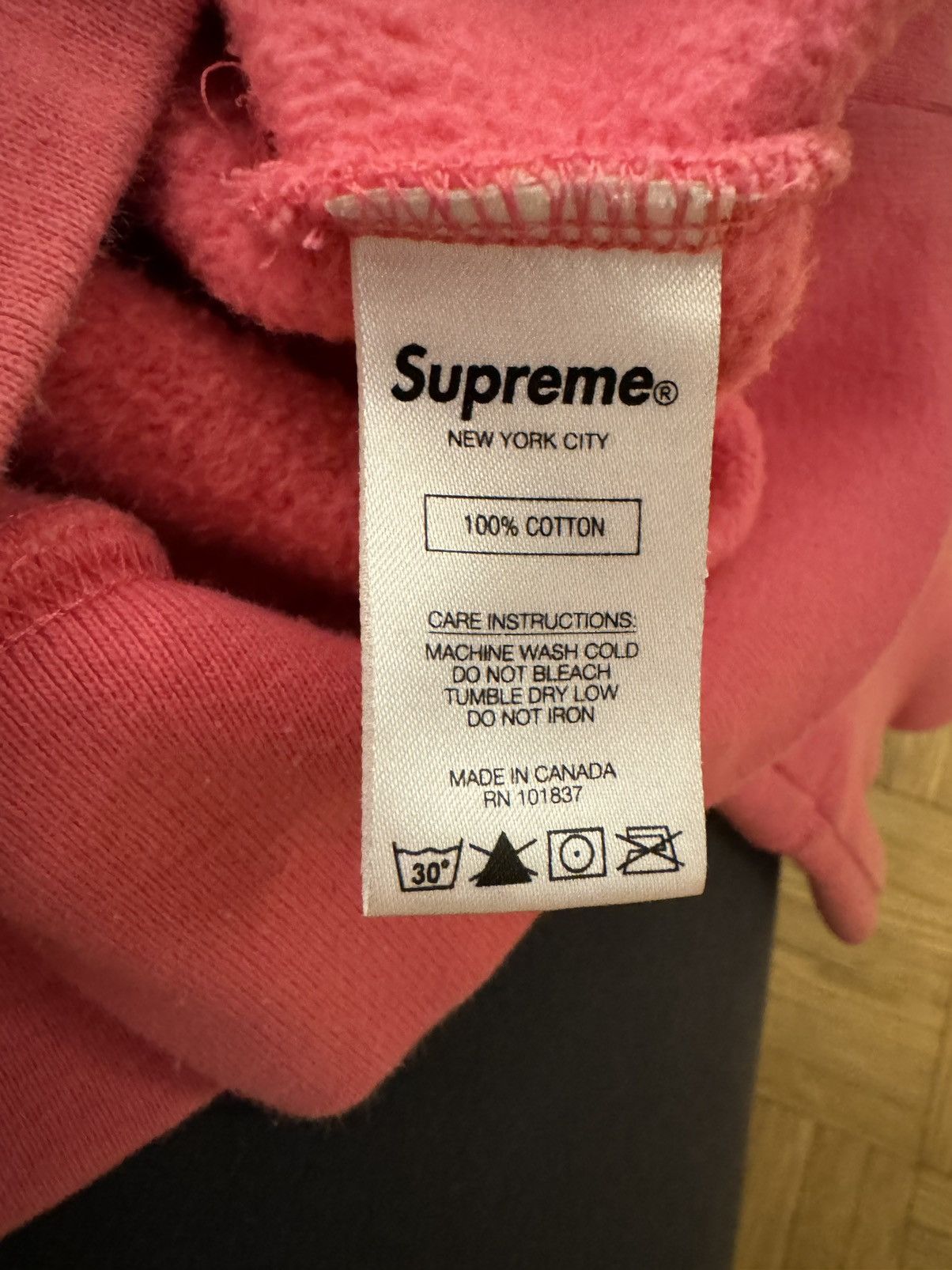 Supreme SUPREME ZIG ZAG STITCH PANEL CREWNECK PINK SIZE XL Size US XL / EU 56 / 4 - 5 Thumbnail