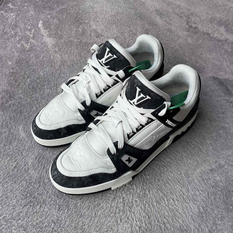 Louis Vuitton Trainer Panda Print Low-Top Sneakers 0079
