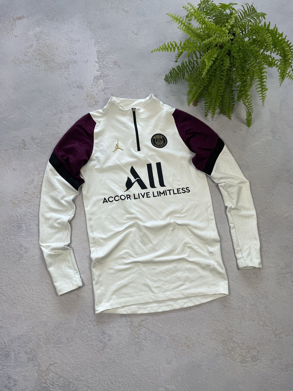 Jordan Brand Jersey Nike Air Jordan Paris Saint Germain Longsleeve Size US S / EU 44-46 / 1 - 2 Thumbnail