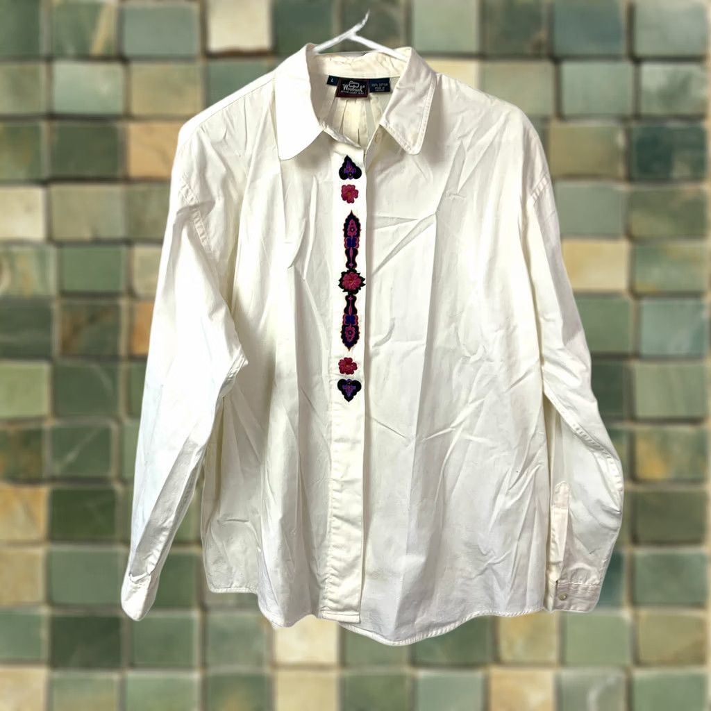 Vintage Woolrich Women's Button-Up Shirt Long Sleeve Embroidered Winter White, 100 Cotton, Casual Workwear, Floral Solid, L, Regular, Vintage? Size L / US 10 / IT 46 - 1 Thumbnail