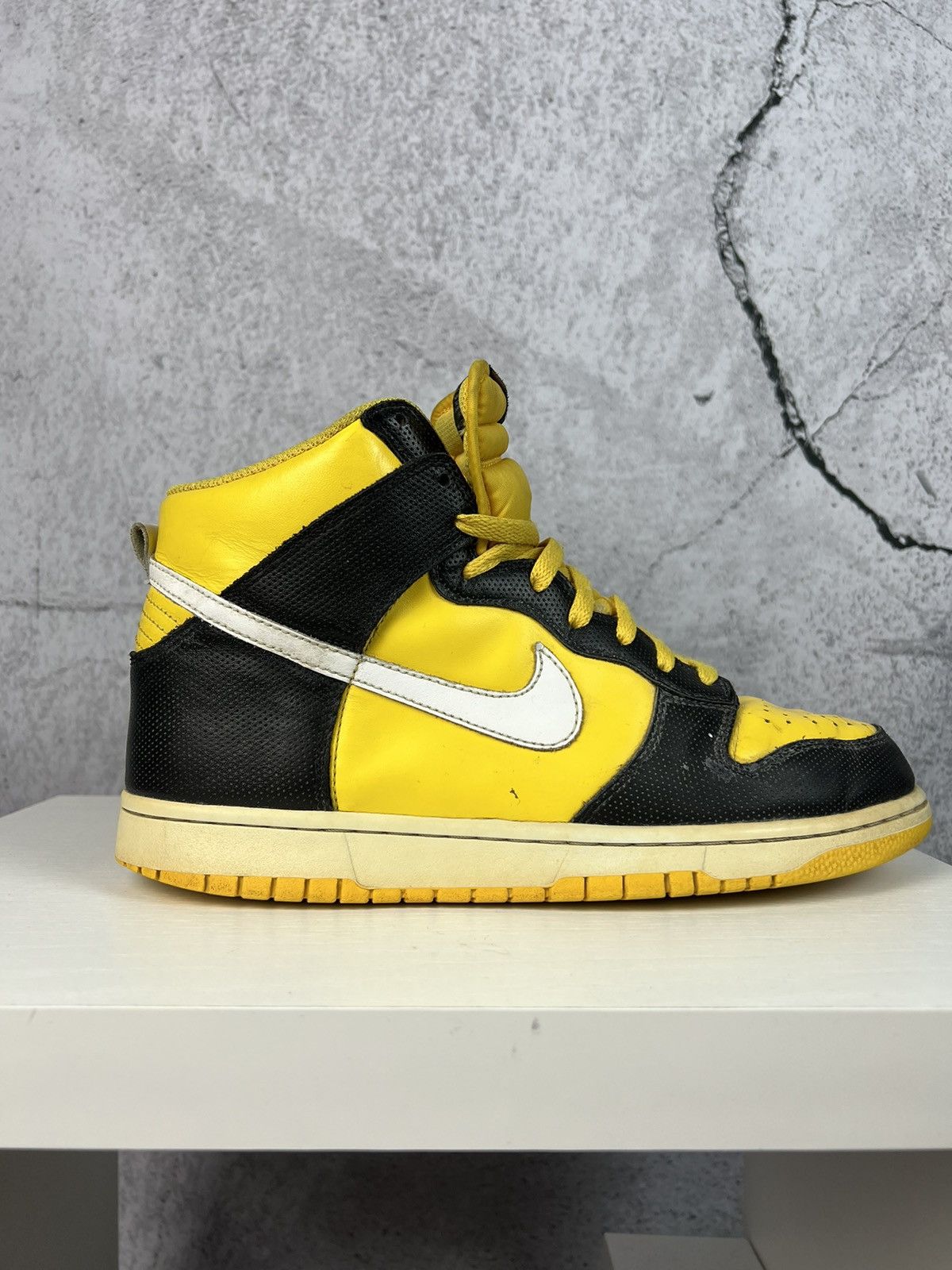 Nike Nike Dunk High Varsity Yellow White Black Wu-Tang Goldenrod Size US 9 / EU 42 - 4 Thumbnail