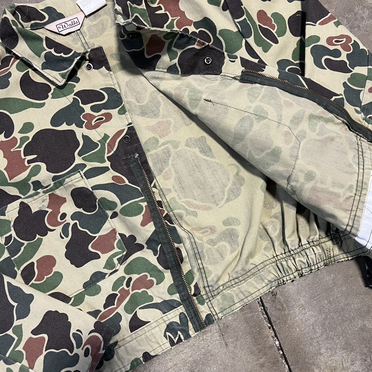 Vintage × Walls Vintage 90s Walls Camo Workwear Jacket Cropped Boxy USA Made Size US L / EU 52-54 / 3 - 7 Thumbnail