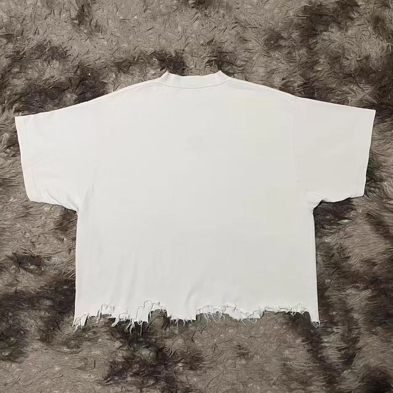 Balenciaga Balenciaga 24SS DR Hem Distressed Short Sleeve 2 Size XS / US 0-2 / IT 36-38 - 2 Thumbnail