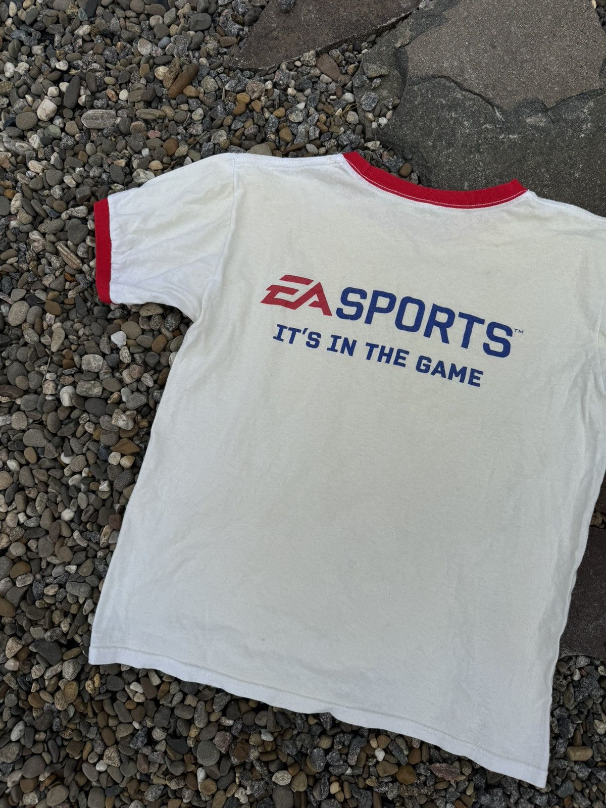 Grailed × Vintage 90’s EA Sports vintage white/red big logo t-shirt tee Apple Size US M / EU 48-50 / 2 - 4 Thumbnail