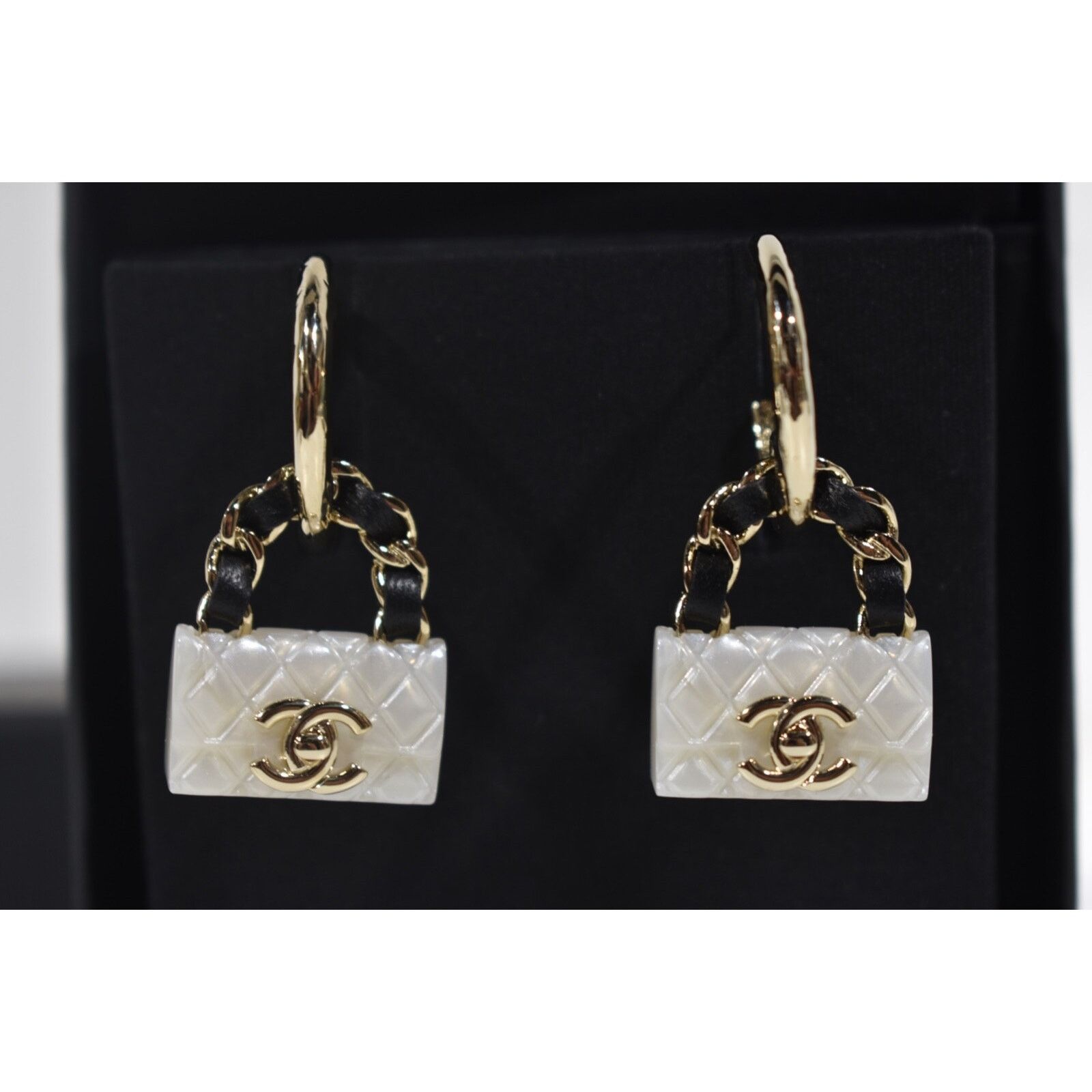 Chanel Chanel Quilted Bag Gold CC Logo Dangle Drop Hoop Earrings Size ONE SIZE - 10 Thumbnail