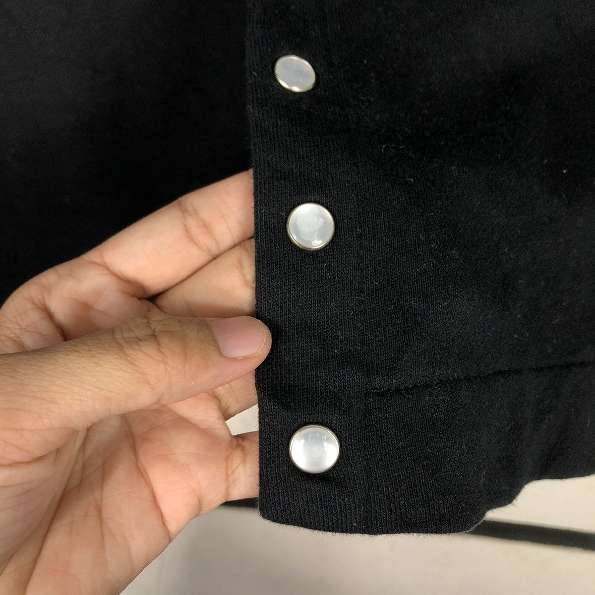 Japanese Brand OMNES Classic Black Knitwear Button Cardigan Issey Miyake Size US M / EU 48-50 / 2 - 17 Thumbnail