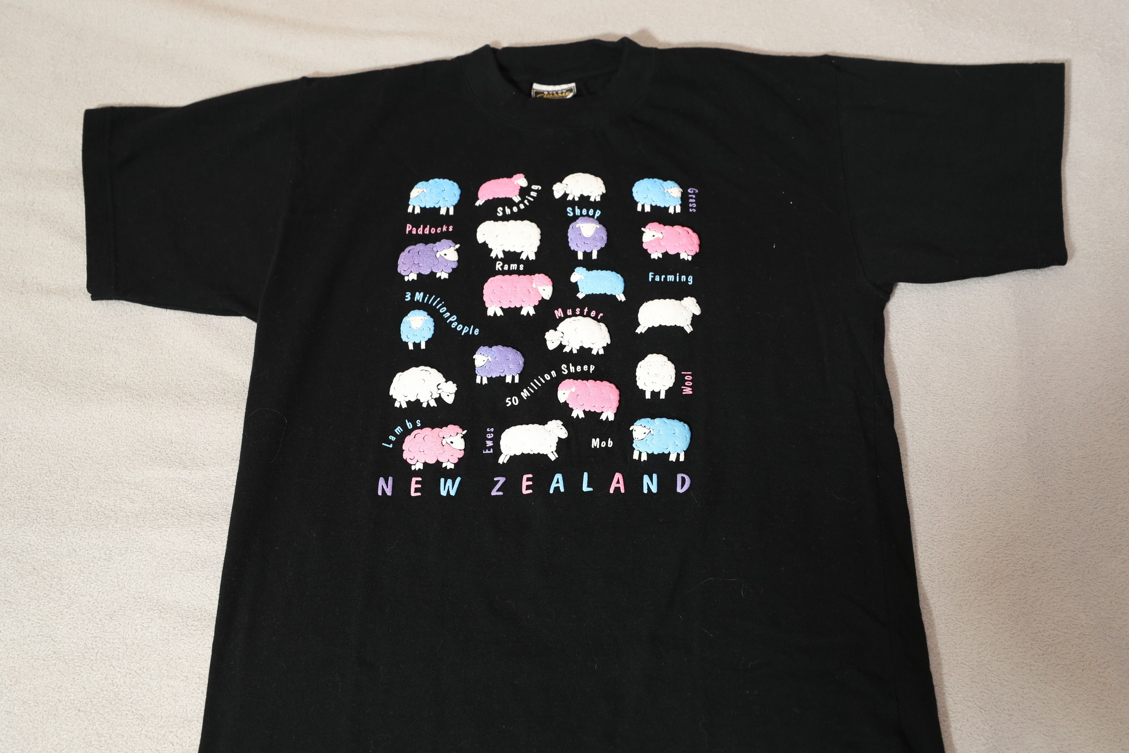 Vintage Vintage New Zealand Sheep Tee (M) Size US M / EU 48-50 / 2 - 3 Thumbnail