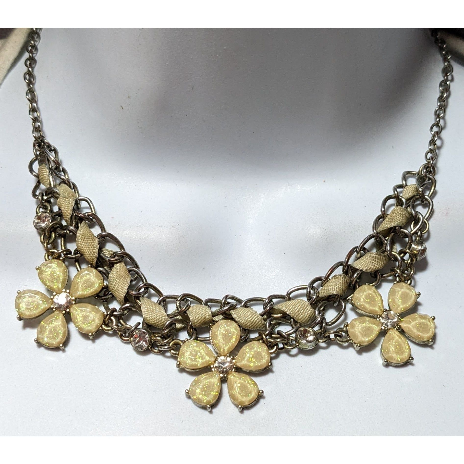 Other Yellow Shimmer Springtime Floral Necklace Size ONE SIZE - 5 Thumbnail